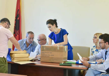 阿爾巴尼亞能源部門收到美國，歐盟公司的六項太陽能項目投標