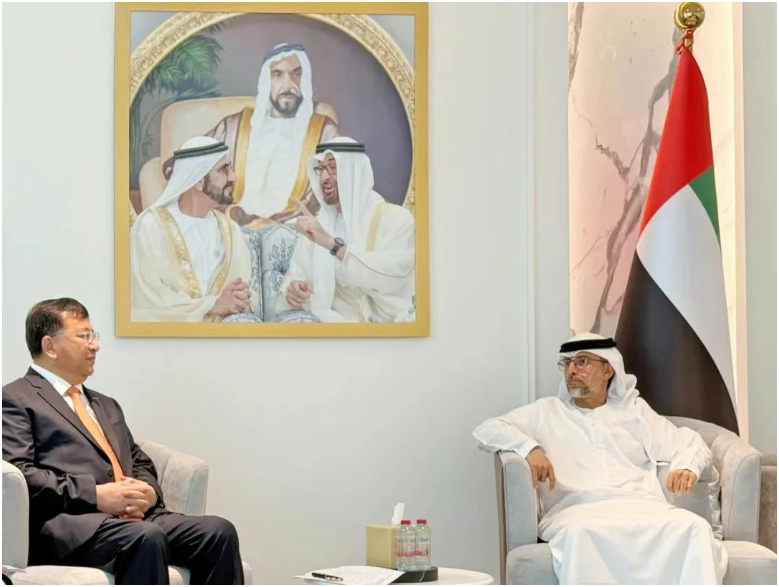 中國鐵建董事長戴和根與阿聯(lián)酋能源與基礎(chǔ)設(shè)施部部長蘇海爾·穆罕默德·馬茲魯伊舉行會(huì)談