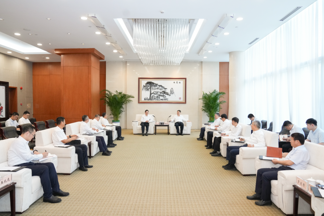 溫樞剛張文峰會(huì)見哈電集團(tuán)董事長(zhǎng)黃偉、總經(jīng)理劉清勇