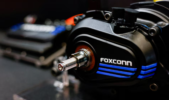 富士康計劃年投30億美元發(fā)展人工智能,預計電動汽車市場將整合