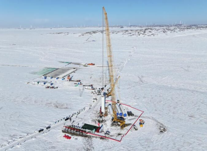 木壘100萬千瓦風電項目I標段首臺風力發電機組吊裝作業順利啟動