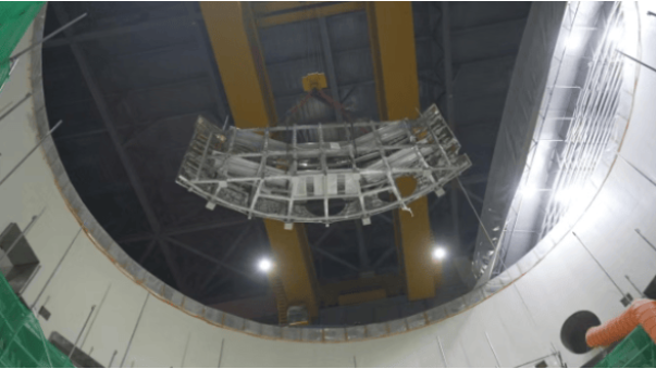 中國緊湊型核聚變能實驗裝置BEST裝置底部冷屏側(cè)環(huán)體安裝完成